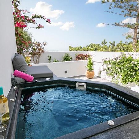 Sensia Luxury Studio With Hot Tub Oía Exterior foto