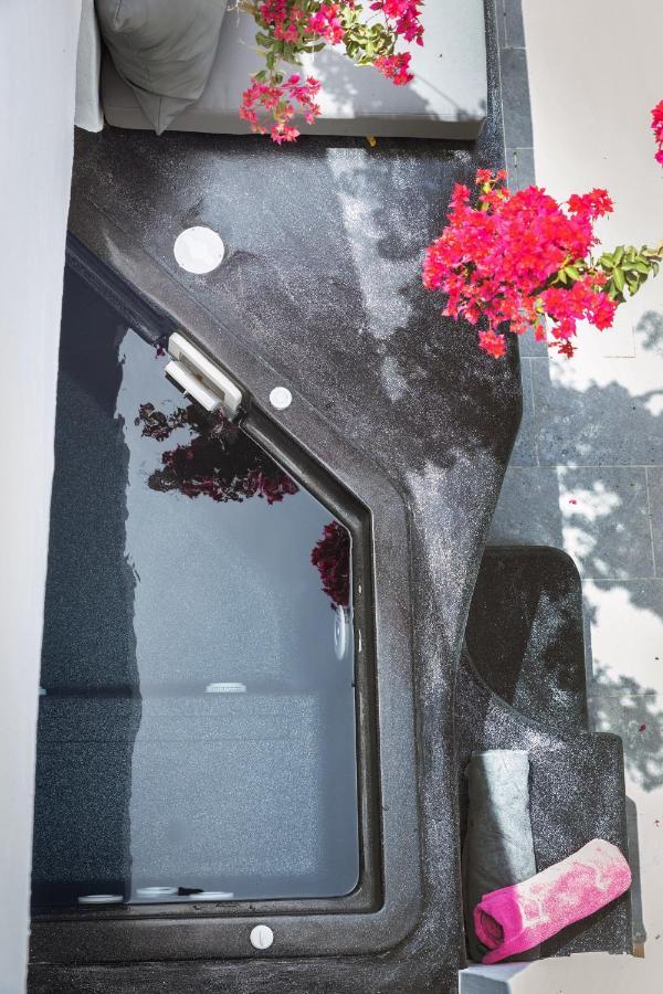 Sensia Luxury Studio With Hot Tub Oía Exterior foto